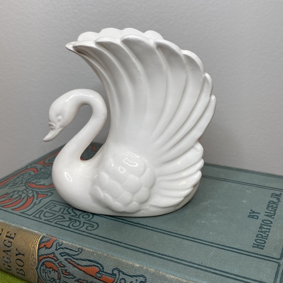 VTG Lefton Swan Candleholder 552W